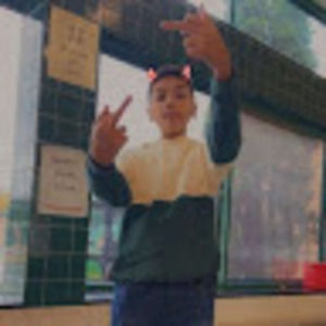 Meet your Posher, Javíer